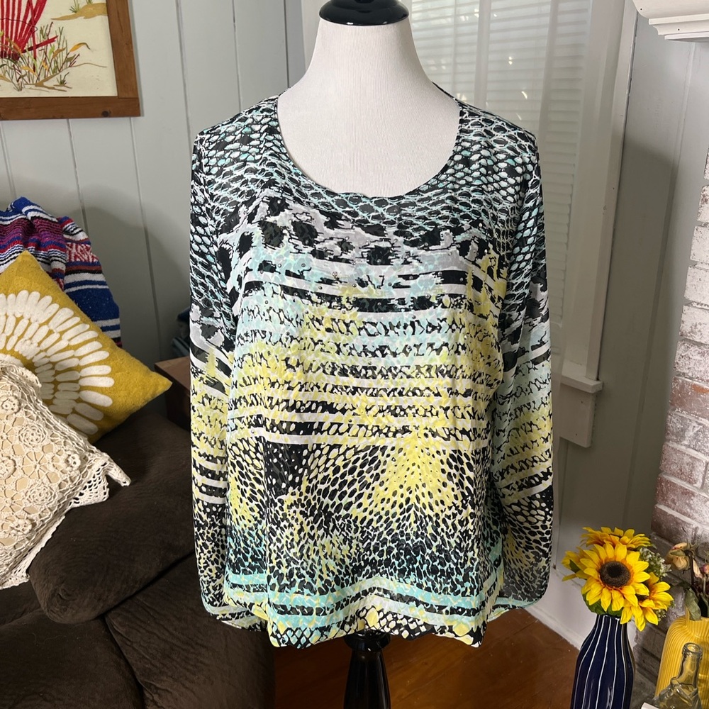 Alfani Black and White Abstract Top